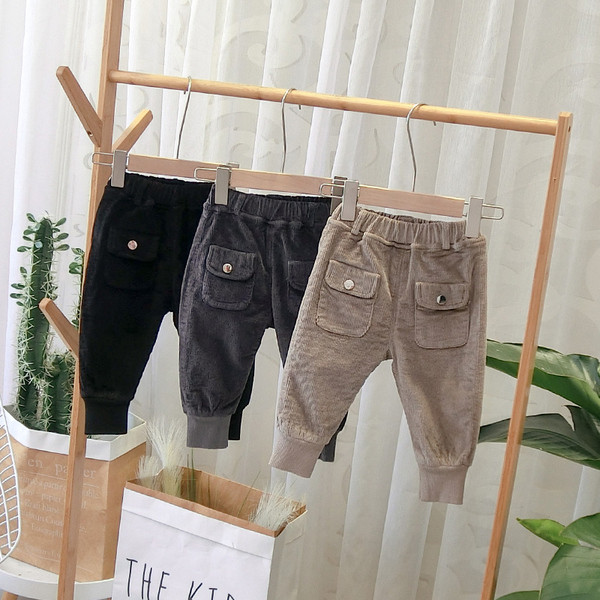 Νέο μοντέλο παιδικό παντελόνι με τσέπες σε μαύρο, γκρι και μπεζ χρώμα