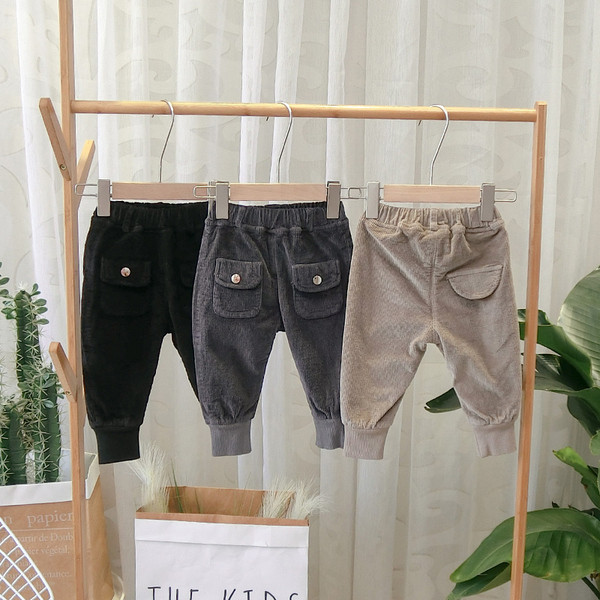 Νέο μοντέλο παιδικό παντελόνι με τσέπες σε μαύρο, γκρι και μπεζ χρώμα