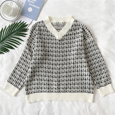 Pulover casual in carouri cu decolteu spitz in mai multe culori