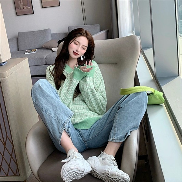 Pulover casual in carouri cu decolteu spitz in mai multe culori