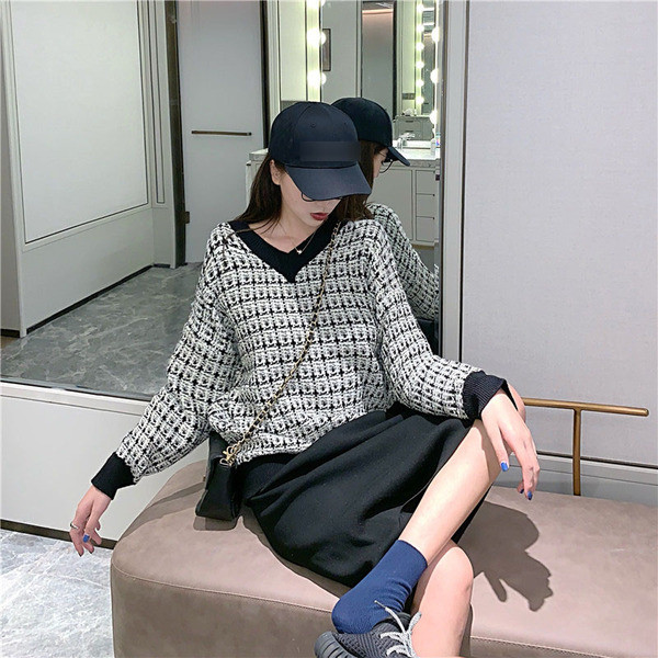 Pulover casual in carouri cu decolteu spitz in mai multe culori