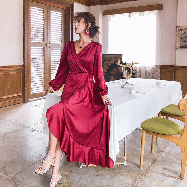 Rochie lungă de damă modernă cu spatele gol în roșu