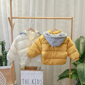 Geaca de iarna pentru copii model nou pentru baieti cu gluga in culorile alb, negru, galben si rosu