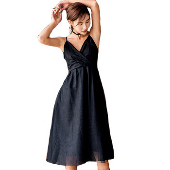 Καθημερινό γυναικείο φόρεμα με λεπτές λωρίδες και τούλι σε μαύρο χρώμα