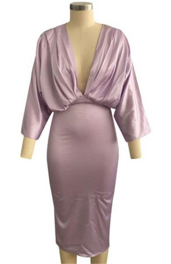 Κομψό γυναικείο φόρεμα με λαιμόκοψη και μακρύ μανίκι