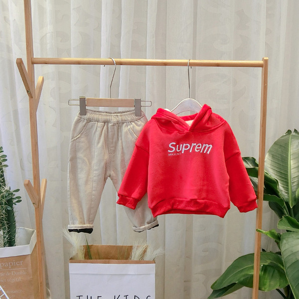 Hanorac pentru copii model nou cu gluga si broderie in rosu pentru baieti