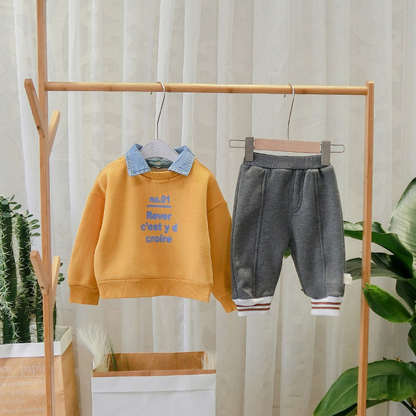 Alkalmi gyerek sportnadrág fiúknak fekete, szürke, kék és bézs színben