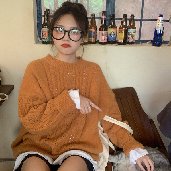 Μοντέρνο γυναικείο πουλόβερ με στρογγυλη ντεκολτέ σε διάφορα χρώματα