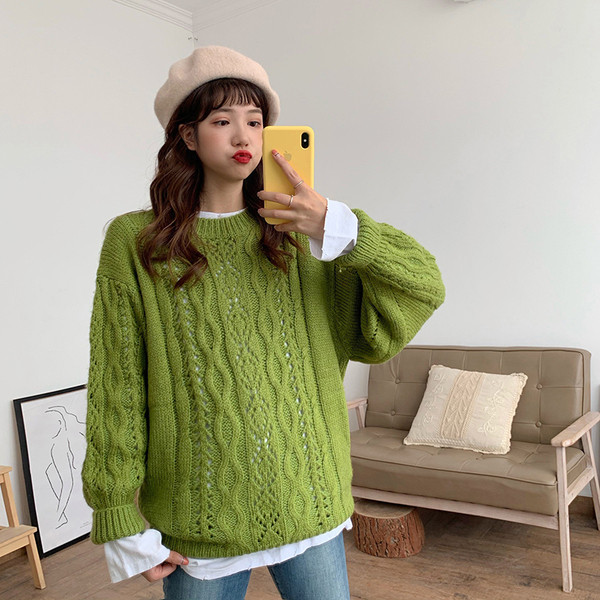 Μοντέρνο γυναικείο πουλόβερ με στρογγυλη ντεκολτέ σε διάφορα χρώματα