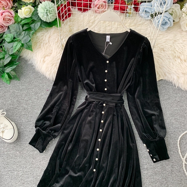 Μοντέρνο γυναικείο φόρεμα βελούδο σε μαύρο χρώμα