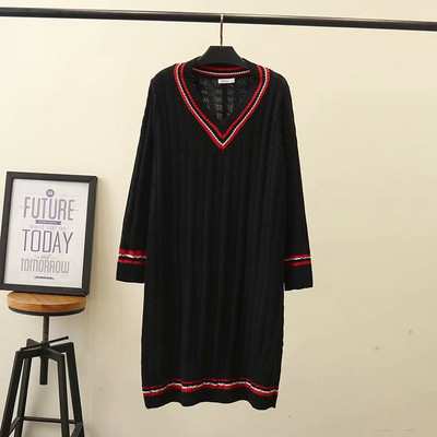 Καθημερινό γυναικείο μακρύ πλεκτό φόρεμα με μακρύ μανίκι σε λευκό και μαύρο χρώμα