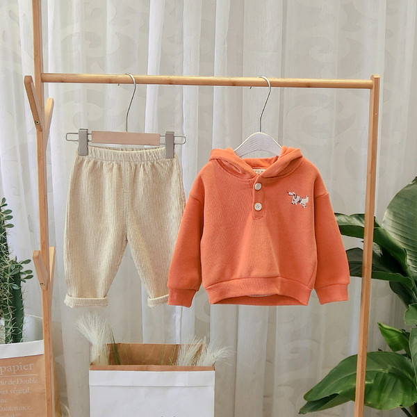 Νέο μοντέλο παιδικό φούτερ με κουκούλα με κουμπιά για αγόρια σε πράσινο και πορτοκαλί χρώμα