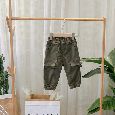 Gyermek sportnadrág zöld és barna zsebekkel