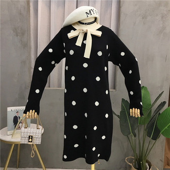 Stílusos női ruha szalaggal, több színű pöttyökkel