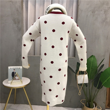 Stílusos női ruha szalaggal, több színű pöttyökkel