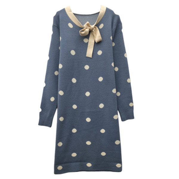 Stílusos női ruha szalaggal, több színű pöttyökkel