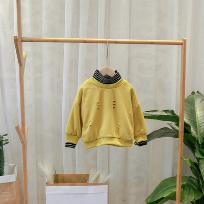 Bluza moderna pentru copii cu motive rupte si aplicatie in maro si galben