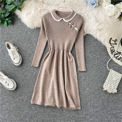 Alkalmi női ruha hosszú ujjal és gallérral bézs és piros színben