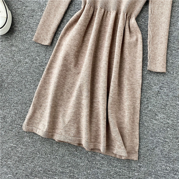 Alkalmi női ruha hosszú ujjal és gallérral bézs és piros színben