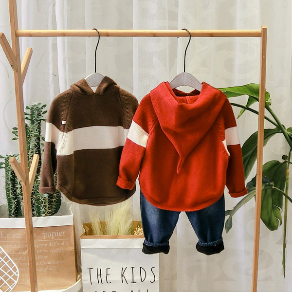 Νέο μοντέλο παιδικό πουλόβερ με κουκούλασε καφέ και κόκκινο χρώμα