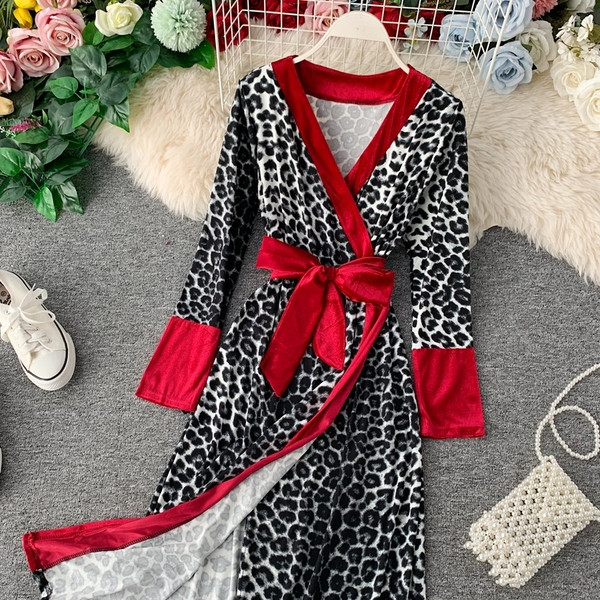 Rochie de dama eleganta cu panglica si model animal in doua culori