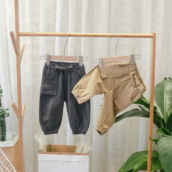 Sport gyereknadrág szürke és barna zsebekkel