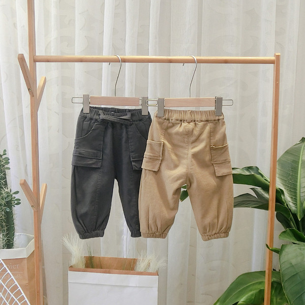 Sport gyereknadrág szürke és barna zsebekkel