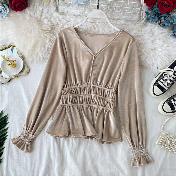 Μοντέρνα μπλούζα βελούδο με λαιμόκοψη σε διάφορα χρώματα