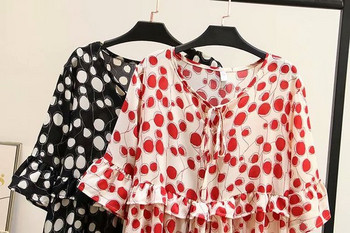 Μοντέρνο φαρδύ γυναικείο φόρεμα με κοντά μανίκια και κορδόνια σε μαύρο και κόκκινο χρώμα