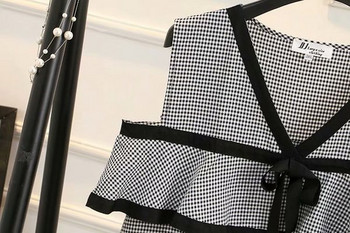 Casual Γυναικείο κοντό φόρεμα με φαρδιές λωρίδες και βαθύ λαιμόκοψη σε μαύρο χρώμα