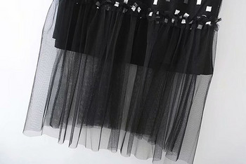 Κομψό μακρύ γυναικείο φόρεμα  με κοντά μανίκια και τούλι σε μαύρο χρώμα