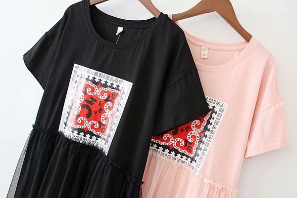 Μοντέρνο βραδυνό σύντομο φόρεμα με κοντό μανίκι ροζ και μαύρο χρώμα