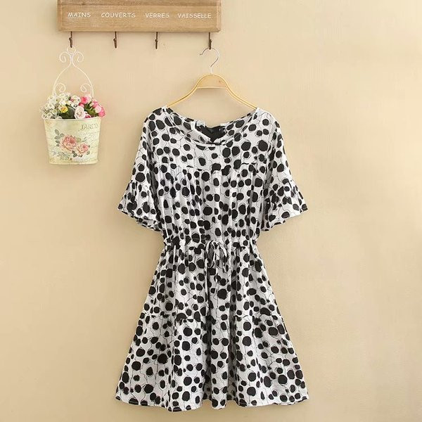 Rochie scurtă de damă casual cu decolteu O și model animal în trei culori