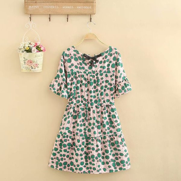 Rochie scurtă de damă casual cu decolteu O și model animal în trei culori