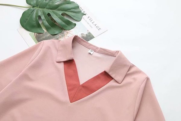 Modern női rövid ruha klasszikus gallérral és rövid ujjú rózsaszín és fekete színben