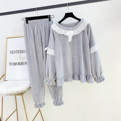 Μοντέρνα χνουδωτή πιτζάμα σε τρία χρώματα