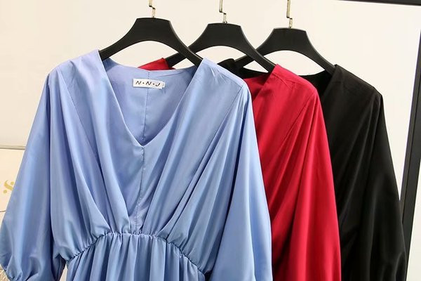 Μοντέρνο γυναικείο κοντό φόρεμα με 3/4 μανίκια σε τρία χρώματα