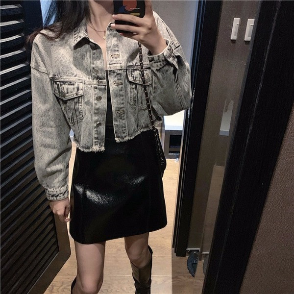 Jacheta de dama scurta din denim de culoare deschisa