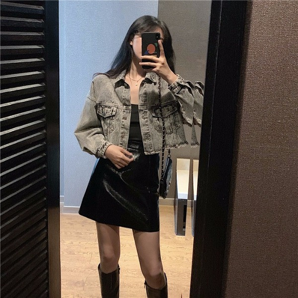 Jacheta de dama scurta din denim de culoare deschisa