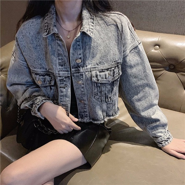 Jacheta de dama scurta din denim de culoare deschisa