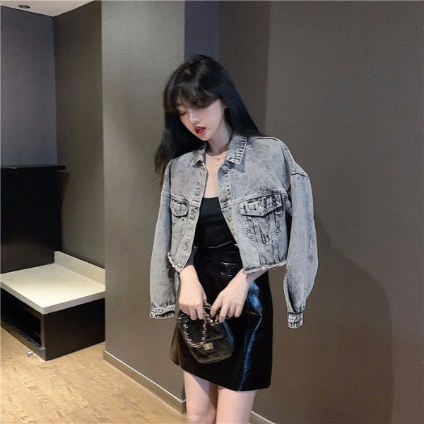 Jacheta de dama scurta din denim de culoare deschisa