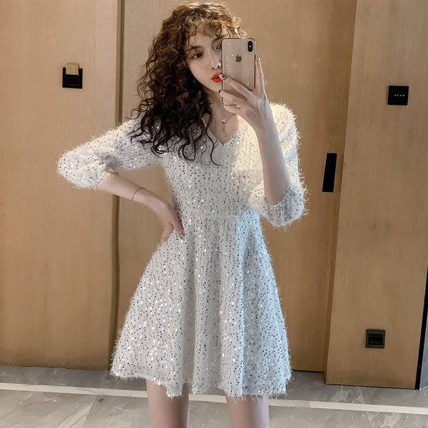 Rochie de dama eleganta cu maneci 3/4 si paiete de culoare argintie