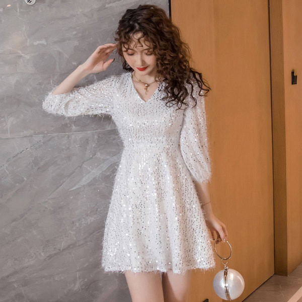 Rochie de dama eleganta cu maneci 3/4 si paiete de culoare argintie