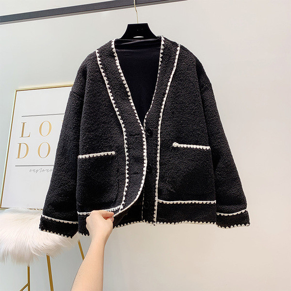 Дамско палто с копчета и джобове в три цвята