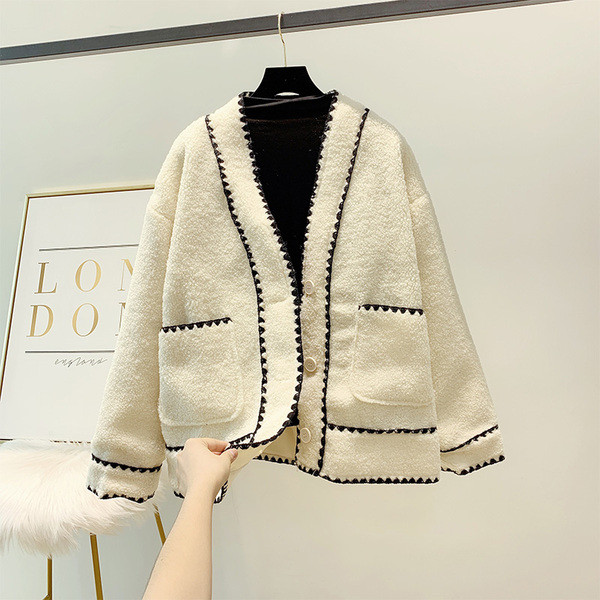 Дамско палто с копчета и джобове в три цвята