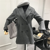 Κομψό γυναικείο παλτό με κουμπιά σε μαύρο και γκρι χρώμα