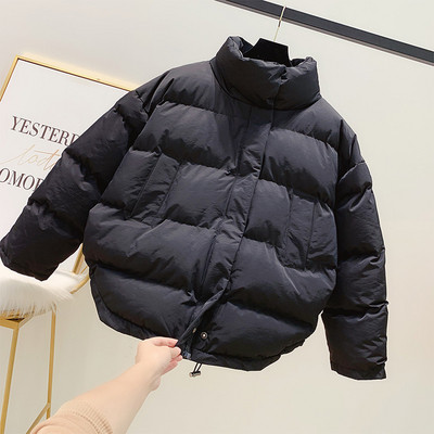 Χειμερινό  γυναικείο μπουφάν με κουμπιά σε άσπρο και μαύρο χρώμα