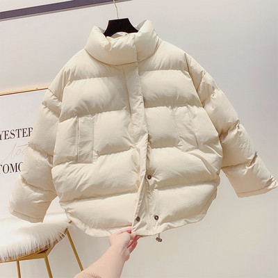 Χειμερινό  γυναικείο μπουφάν με κουμπιά σε άσπρο και μαύρο χρώμα