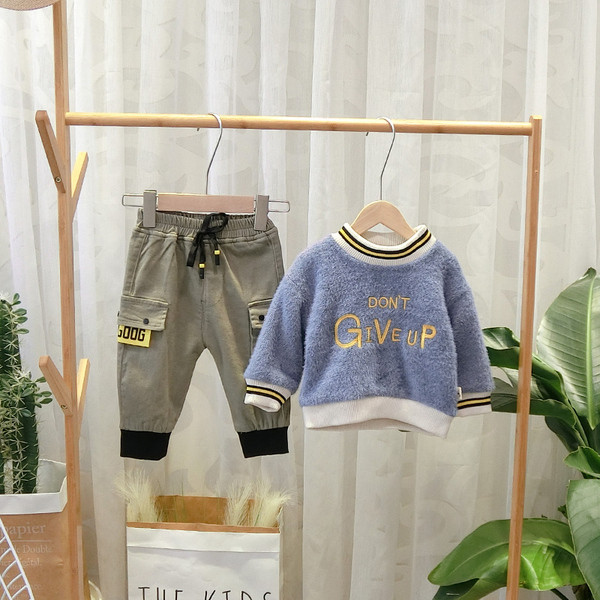 Sport gyereknadrág fekete és szürke zsebekkel