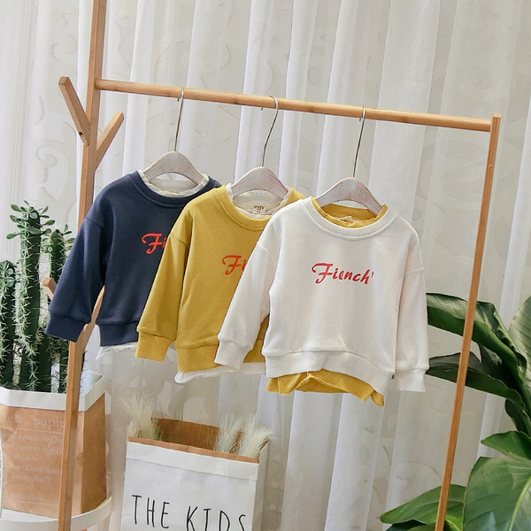 Μοντέρνα παιδική μπλούζα  σε λευκό, κίτρινο και μπλε χρώμα